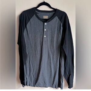 Men's Black and Gray Henley Shirt